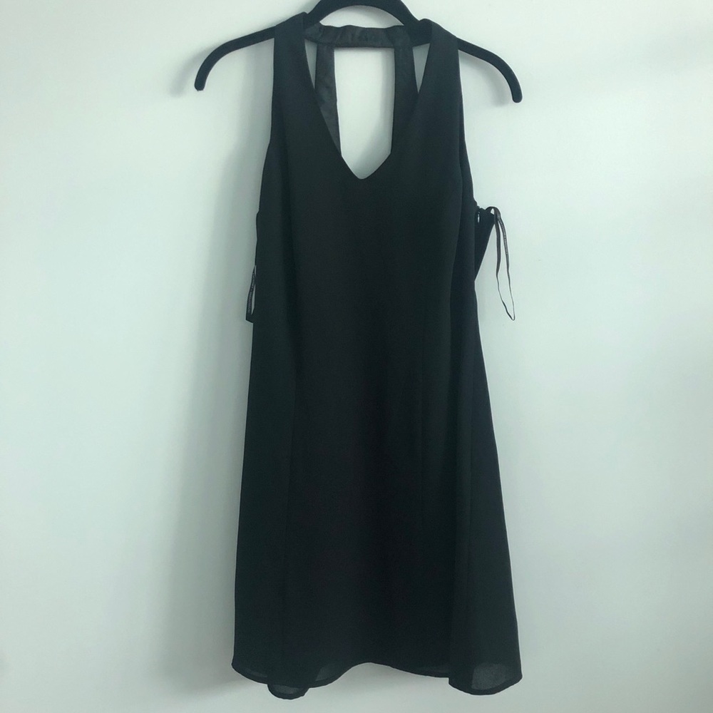 Laundry by Shelli Segal | LBD | Open-back | 8